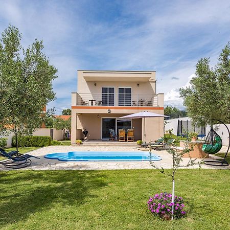 Villa Sunny Olive Peroj Buitenkant foto