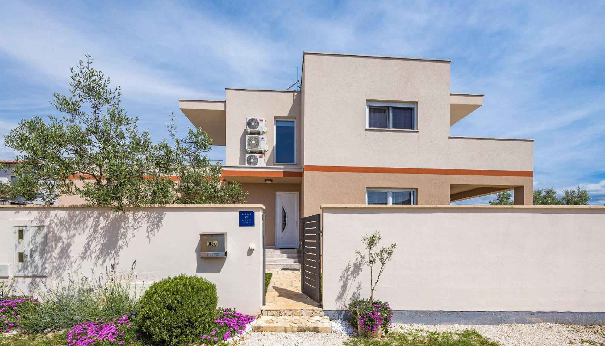Villa Sunny Olive Peroj Buitenkant foto