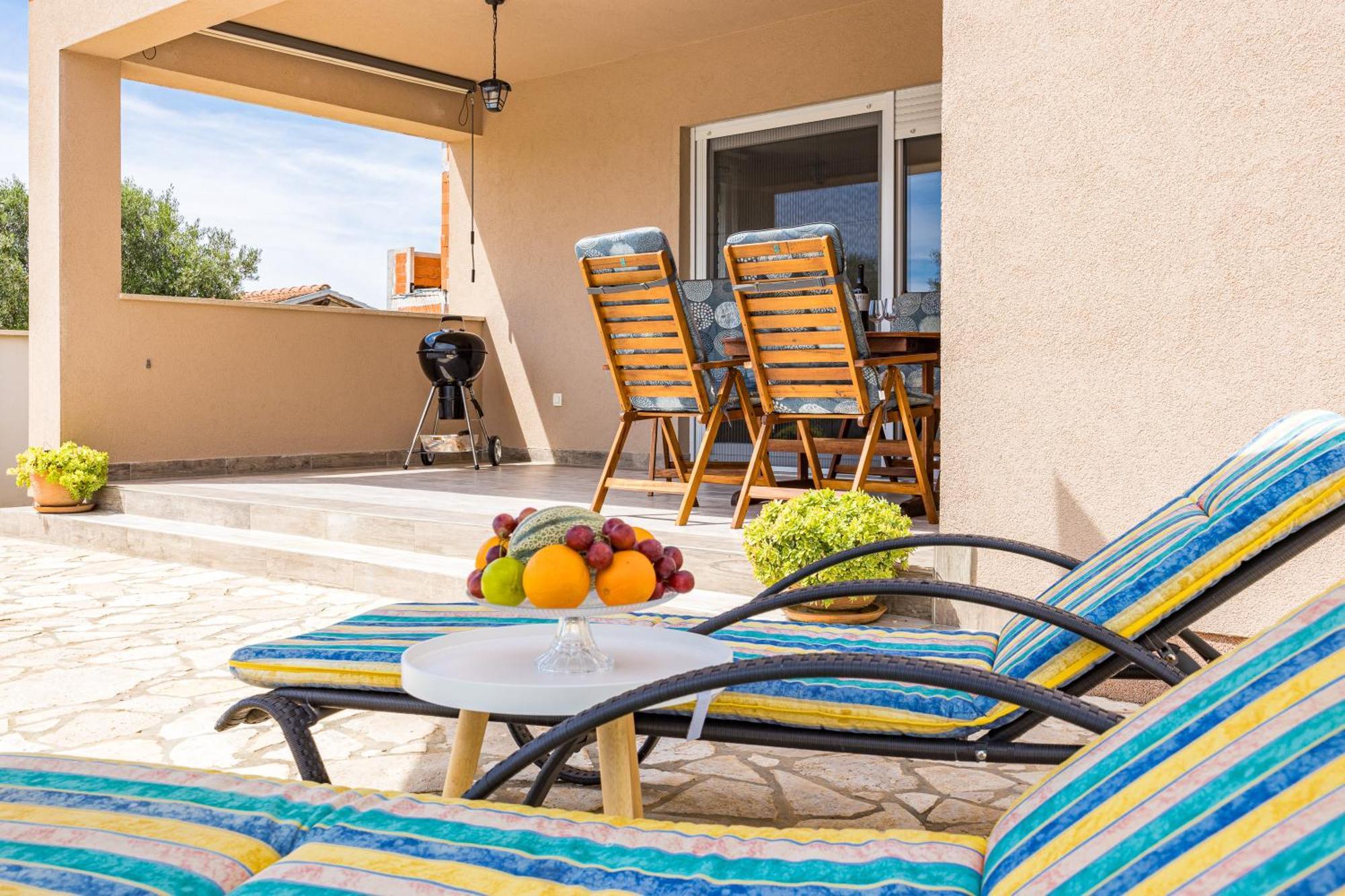 Villa Sunny Olive Peroj Buitenkant foto