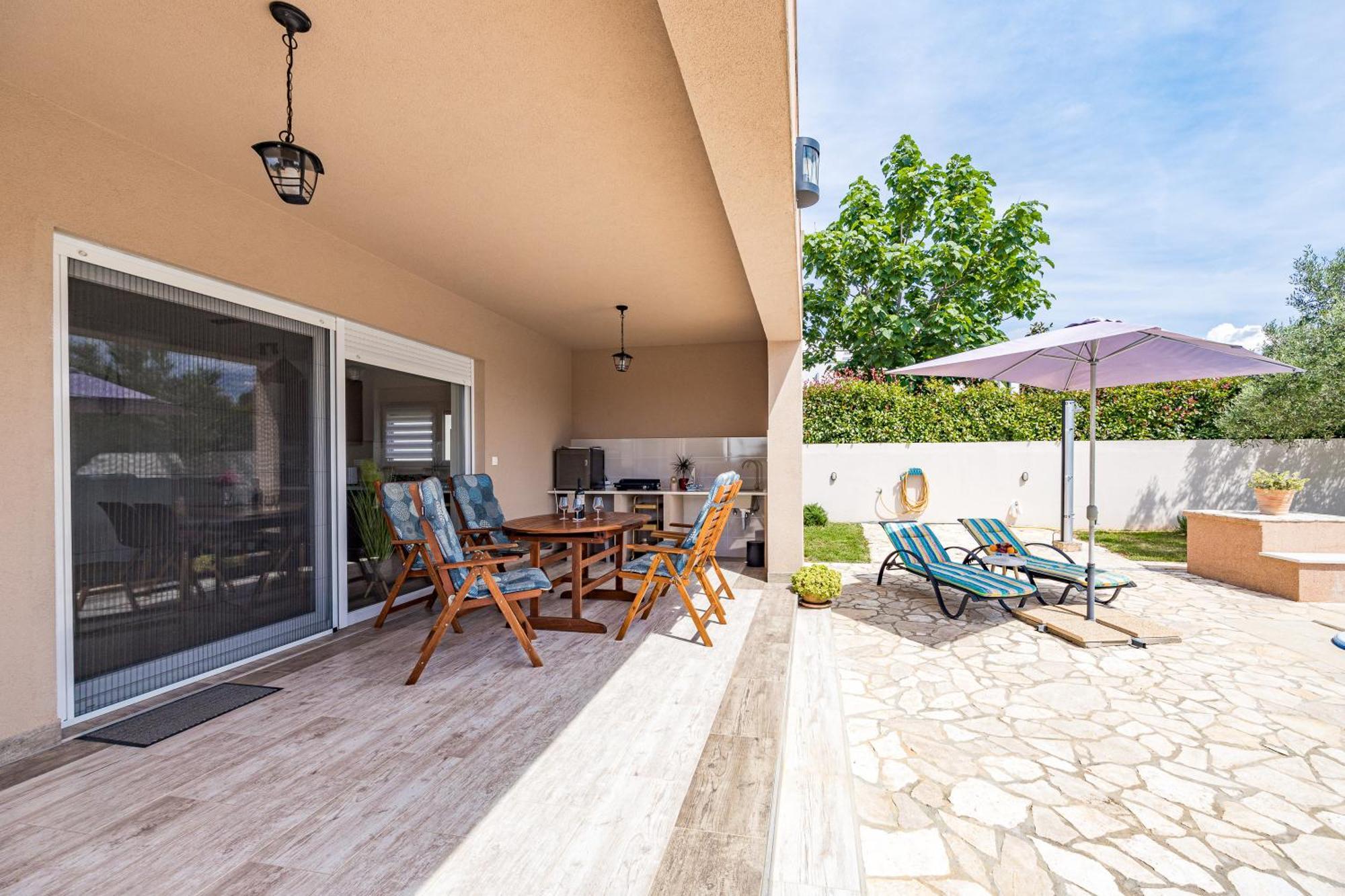Villa Sunny Olive Peroj Buitenkant foto